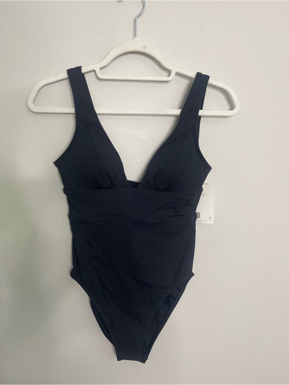 Quince Italian Plunge One-Piece Black Swimsuit NEW XS - Picture 3 of 10